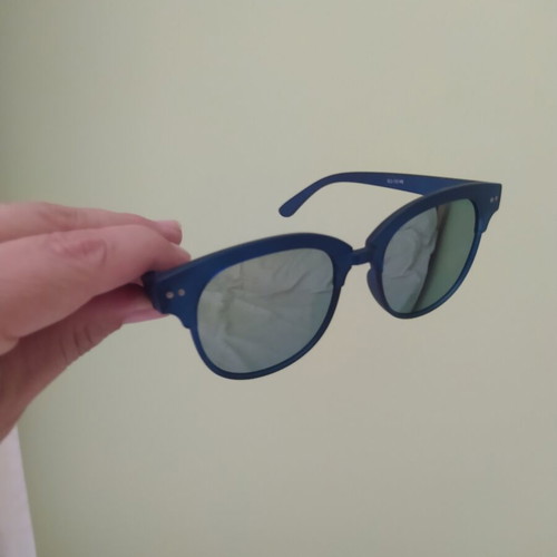 Sunglasses with mirror lenses and blue plastic frame like new