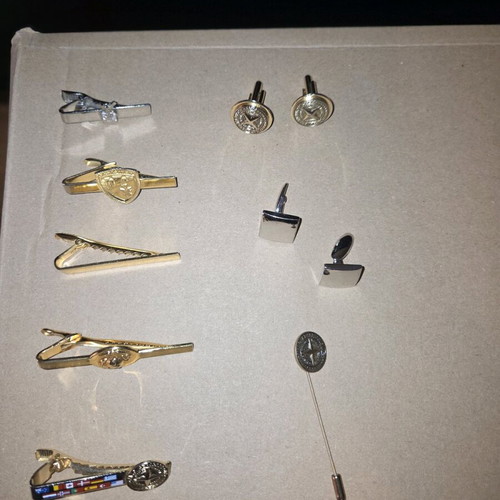 Tie Clips and Cufflinks set like new, 5 tie clips and 2 cufflink sets