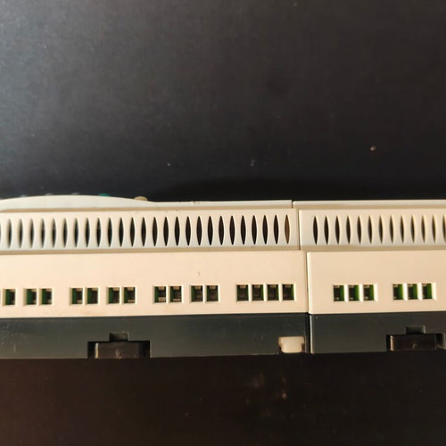 Schneider Electric Zelio Logic SR3B261FU with SR3XT141FU expansion and SR2CBL01 cable