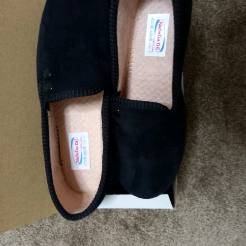 Natalia Gil winter closed slippers size 36 black new