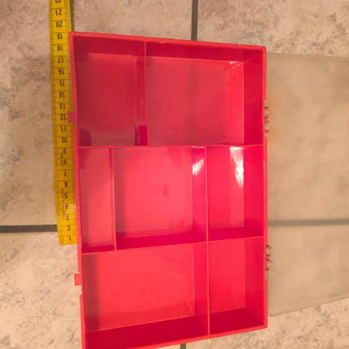 Plastic organizing case like new with compartments