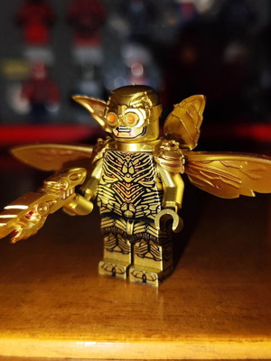 Φιγούρα Parademon Gold σαν καινούργιο με χέρια ball joint, φτερά, blaster