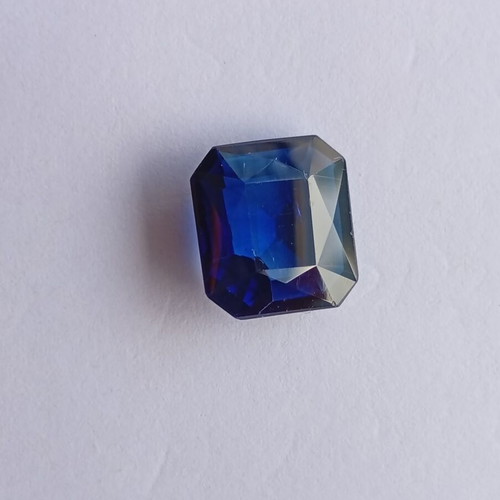 Sapphire faceted 5.75 ct used