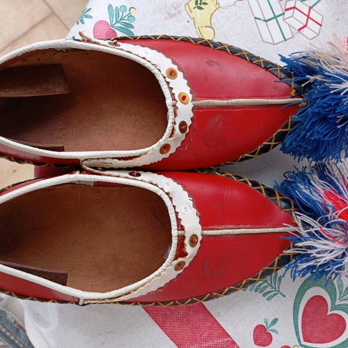 Vintage tsarouhia traditional shoes used, kids No35 70s