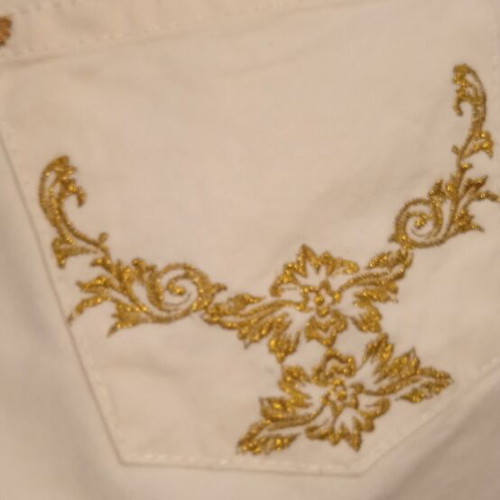 Denim Dreams white pants like new, elastic fabric with embroidery