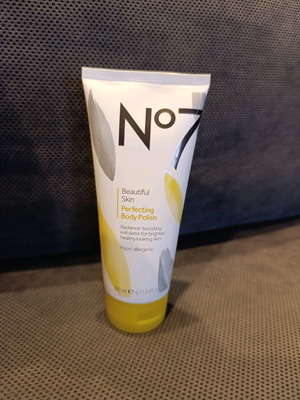 No7 Perfecting Body Polish 200ml used body exfoliator