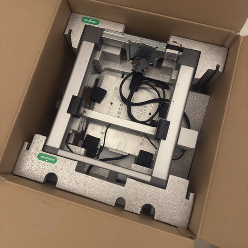 3D printer new with 5 PLA filaments and cold plate