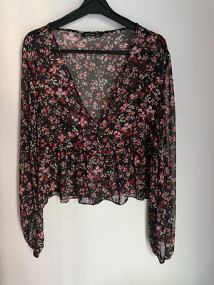 Stradivarius crop shirt, black floral transparent