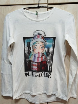 United Colors of Benetton White Long Sleeved T-Shirt Like New, Size 146-152 cm