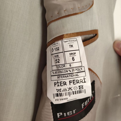 Pier Ferri suit new, beige, jacket size 52 trouser size 48