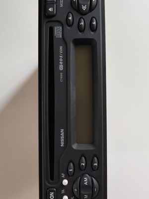 Nissan CD radio in excellent condition