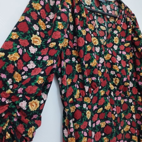 Primark midi floral dress with V neckline and ruching like new