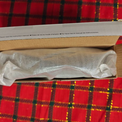 Sony ICF-404L portable radio like new, in original box