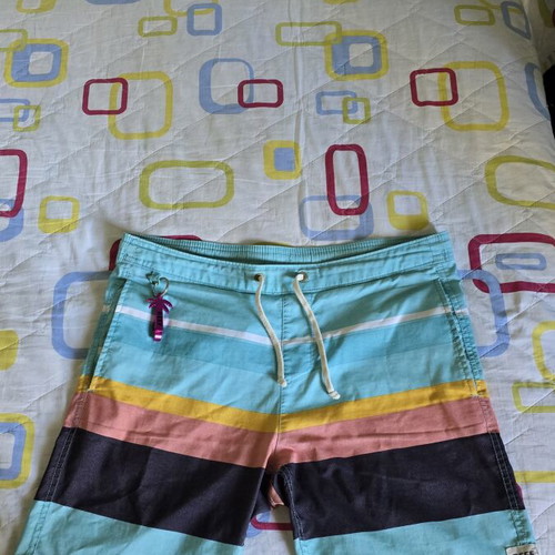 Reef men's swim shorts size W36 like new, blue multicolor