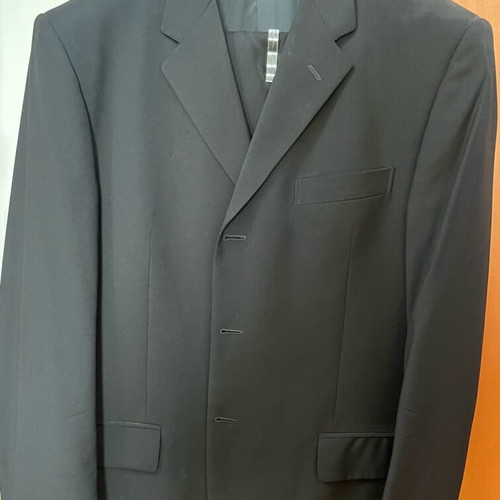 Костюми и кадифено сако като нови, включително Cerutti, Tommy Hilfiger, Ermenegildo Zegna