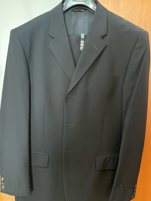 Костюми и кадифено сако като нови, включително Cerutti, Tommy Hilfiger, Ermenegildo Zegna