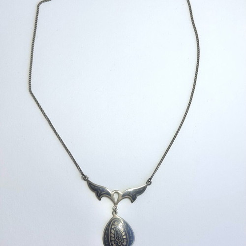 Vintage 925 silver necklace used with ornate pendant