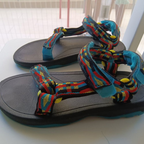 Teva Hurricane XLT 2 kids sandals size 31 like new, multicolor