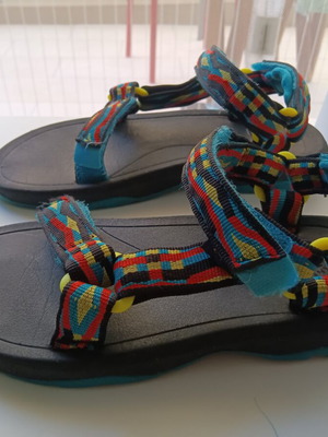 Teva Hurricane XLT 2 kids sandals size 31 like new, multicolor