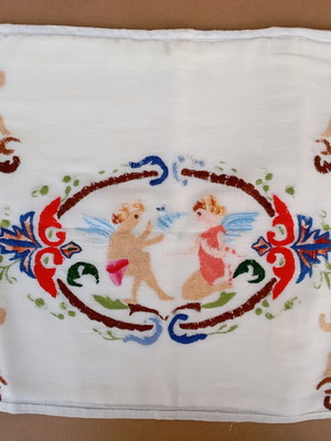 Embroidered pillowcase used with angel design 60x40 cm