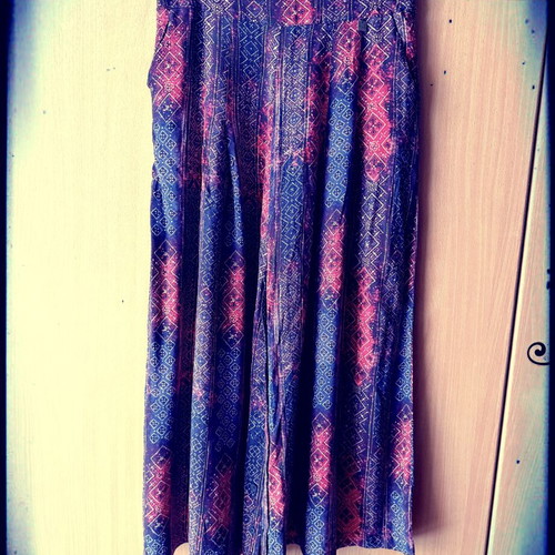 Ale zip culottes like new, viscose, colorful linear pattern, size M
