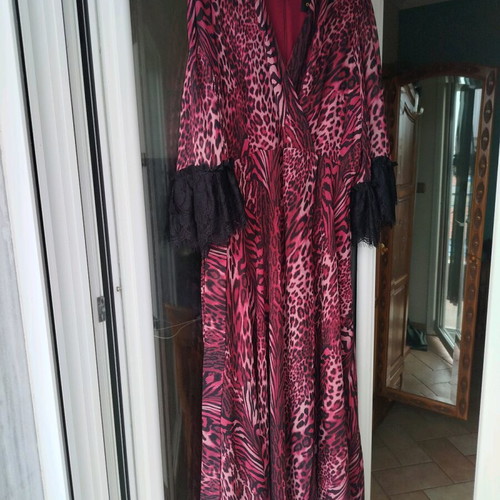 Open dress pink XL like new with lace sleeves