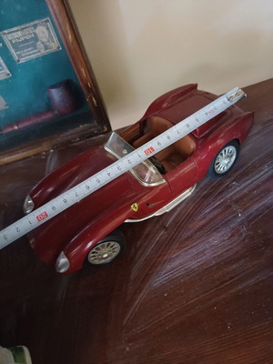 Ferrari 250 Testa Rossa 1958 Die-Cast Model 1:18 New Shell Collezione