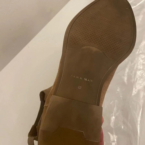 Zara Chelsea suede men's boots beige like new