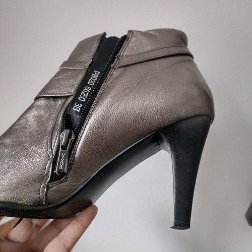 Silver boots like new, size about 37