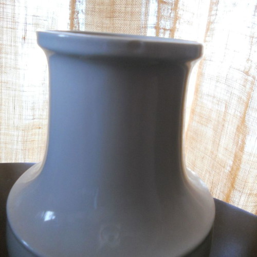 Xenia hotel vase porcelain Ionia like new
