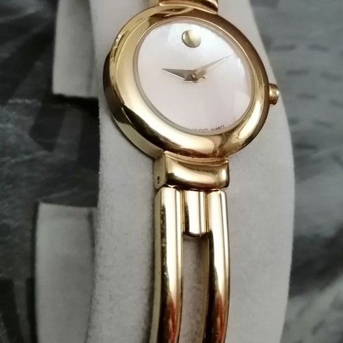 Movado women's watch like new with bracelet and sapphire crystal