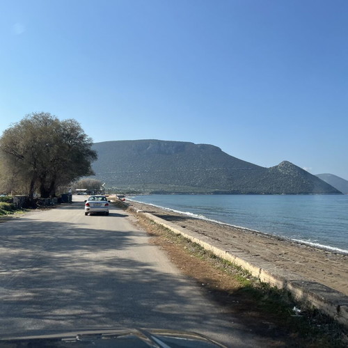 Detached house in Loukisia with sea view, garden and fireplace