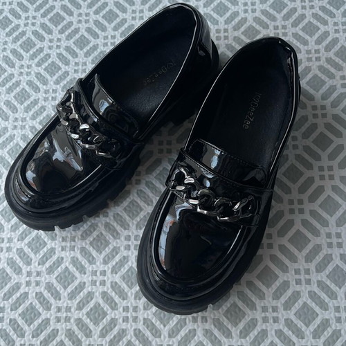 Deezee kids loafers size 32 like new, black