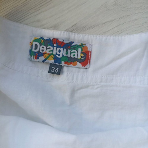Desigual women's skirt like new, white with multicolor embroidery
