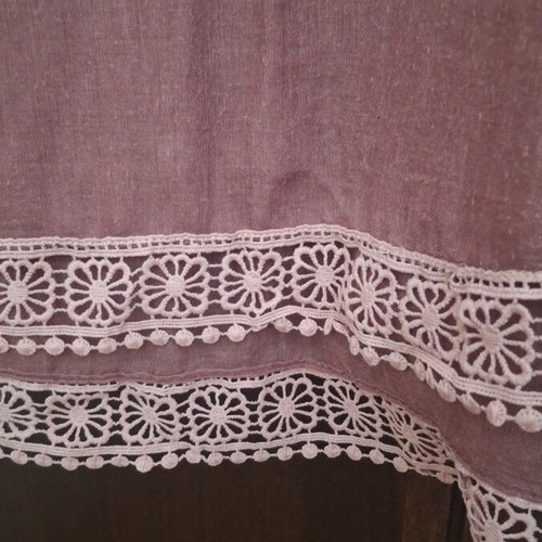 Scarf like new, apple rose color with detailed edging