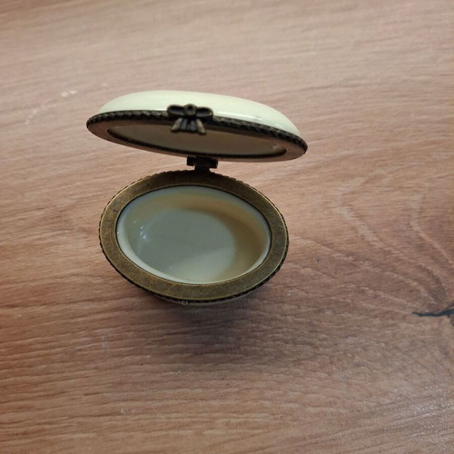 Vintage jewelry box like new