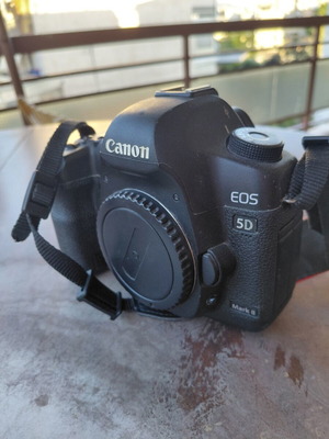 Canon EOS 5D Mark II camera like new