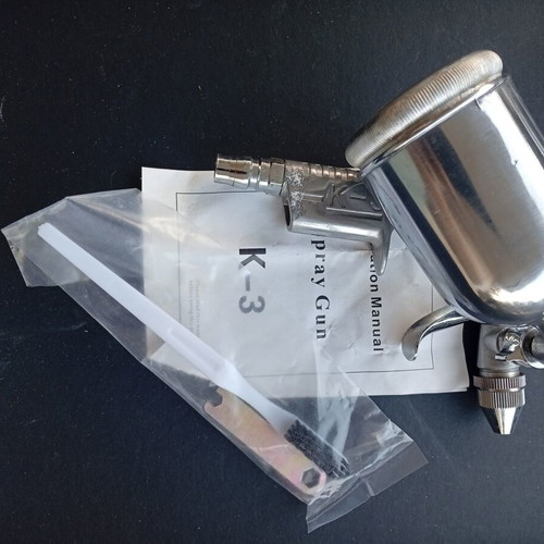 K-3 Air Spray Gun like new with metal paint container