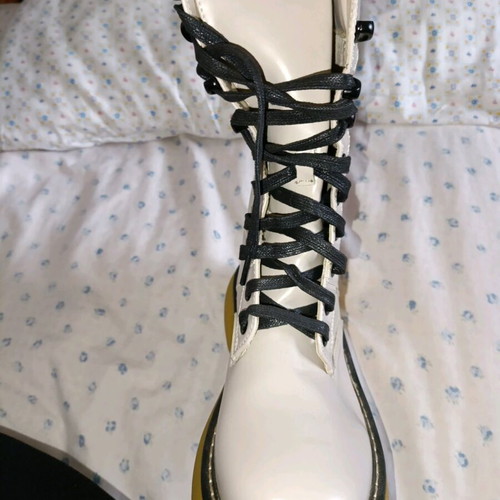 Famous Shoes Cream Color Arvylaki Boots New Size 38