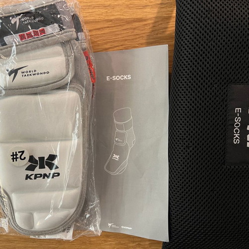E-socks KPNP electronic Tae Kwon do foot protectors size 2 like new