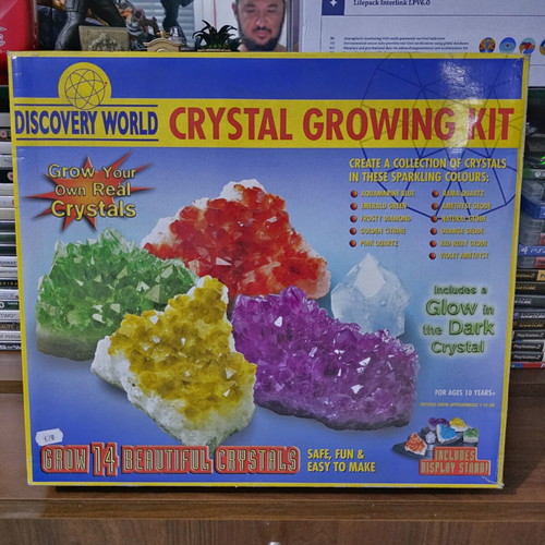Discovery World Crystal Growing Kit boxed for kids 10+