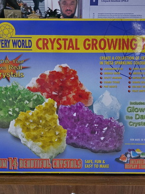 Discovery World Crystal Growing Kit boxed for kids 10+