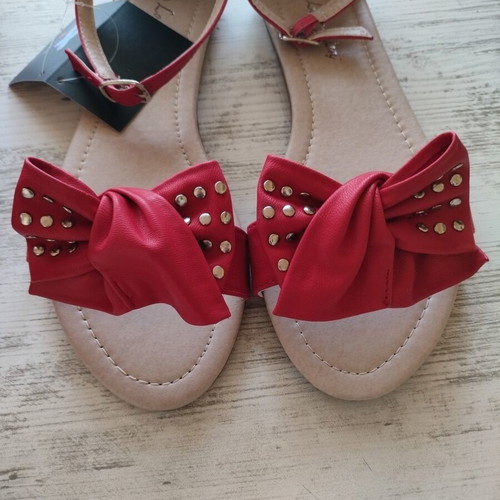 Red sandals new, lightweight and comfortable