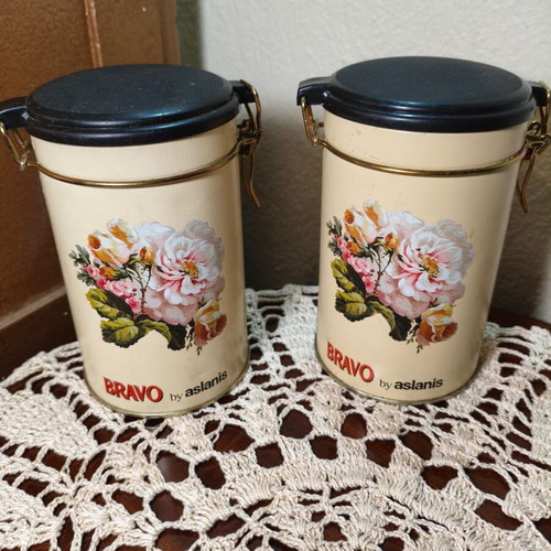 Bravo 90 Years Collectible Tin Boxes like new, set of 2 by Aslanis