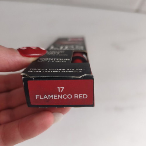 Eveline Oh! My Lips Liquid Matt Lipstick and Contour Lip Liner Flamenco Red