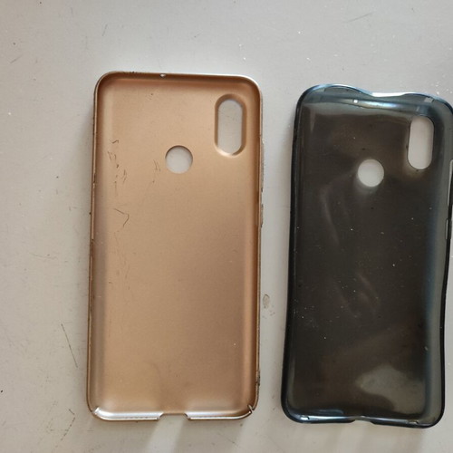 Mobile phone cases used, two colors available