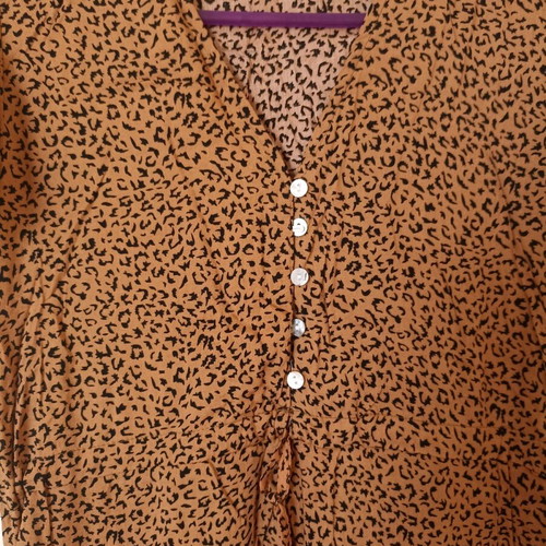 Leopard dress large new, long with buttons and ruffles
