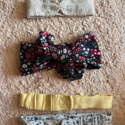 Baby hair accessories like new, mixed brands
