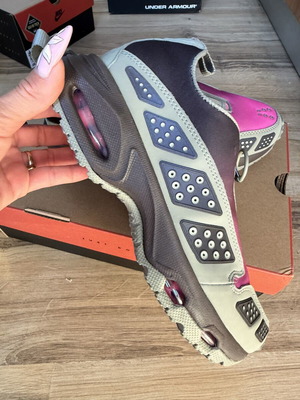 Nike Air Max Sunder νέες αθλητικές παπούτσια, πολύχρωμες, μεγέθη 37,5 και 39