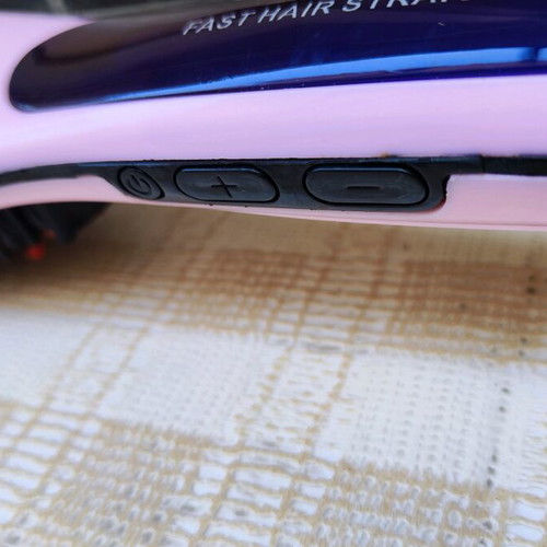 Hair straightener used with temperature up to 230°C